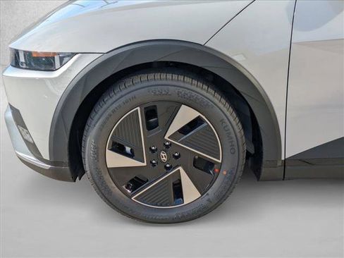 New 2026 Hyundai Ioniq 5 SE image 10