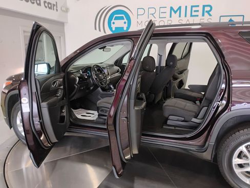 Used 2021 Chevrolet Traverse LT FWD image 37