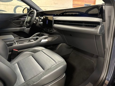 Used 2024 Lincoln Nautilus Reserve w/ Equipment Group 202A image 20