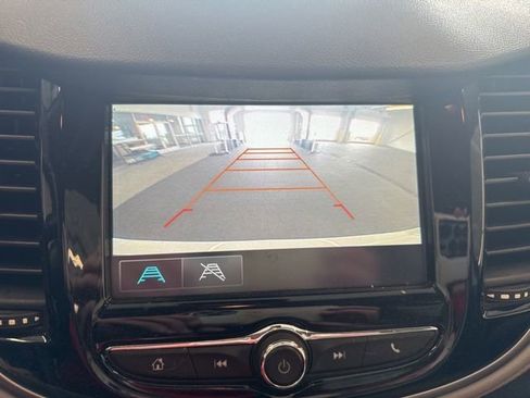 Used 2017 Chevrolet Trax LT FWD image 9