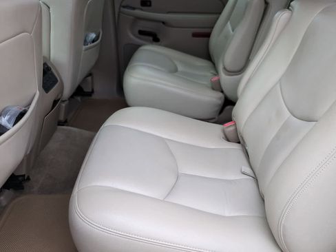 Used 2005 GMC Yukon XL SLT w/ SLT Preferred Equipment Group AWD/4WD image 20