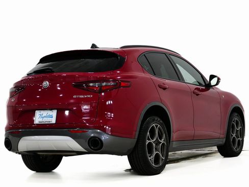 Used 2022 Alfa Romeo Stelvio Ti image 7