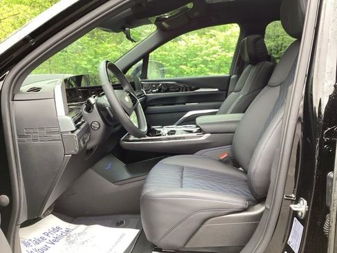 New 2025 Cadillac Escalade IQ Luxury 1 AWD/4WD image 19
