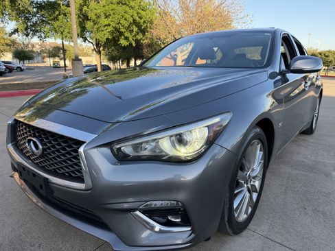 Used 2019 INFINITI Q50 Luxe w/ Essential Package (3.0T Luxe) image 3
