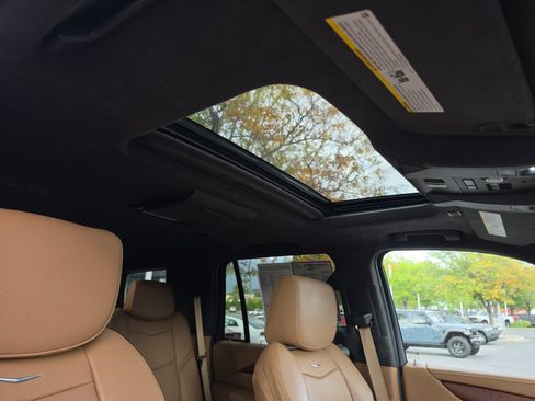 Used 2017 Cadillac Escalade Platinum AWD/4WD image 33