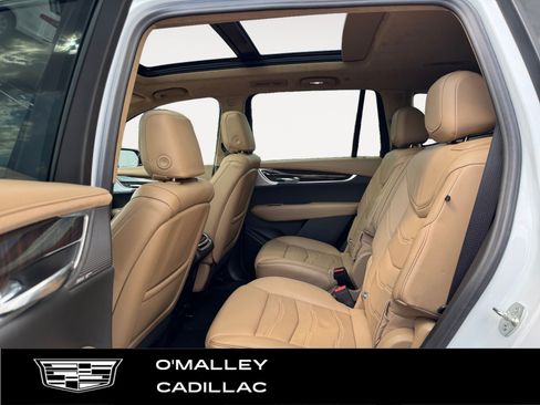 Used 2024 Cadillac XT6 Sport w/ LPO, Onyx Lite Package AWD/4WD image 11