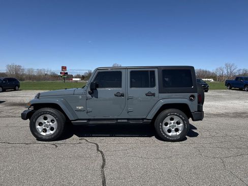 Used 2015 Jeep Wrangler Unlimited Sahara w/ Dual Top Group image 5