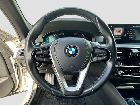 Used 2020 BMW 530i w/ Convenience Package RWD image 11