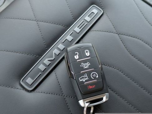 New 2025 RAM 1500 Limited AWD/4WD image 34