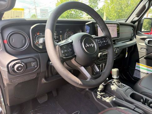 New 2026 Jeep Wrangler Unlimited Rubicon AWD/4WD image 13