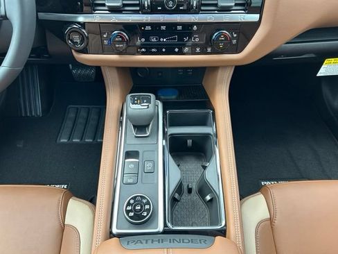 New 2026 Nissan Pathfinder Platinum w/ Cargo Package AWD/4WD image 18