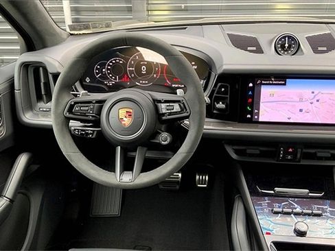 New 2026 Porsche Cayenne GTS image 23