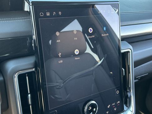 New 2026 GMC Yukon XL Elevation AWD/4WD image 13