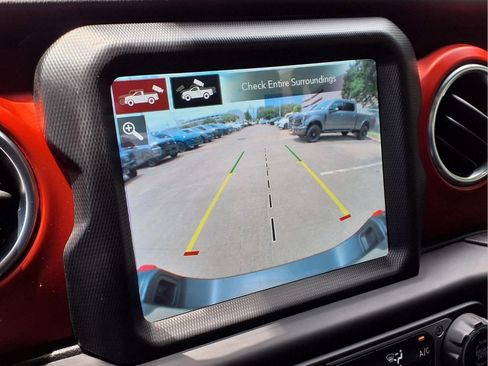 Used 2021 Jeep Gladiator Rubicon AWD/4WD image 17