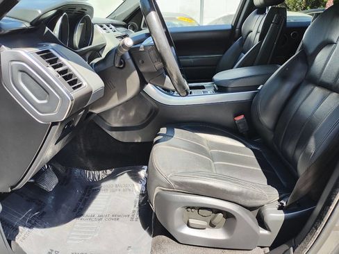 Used 2015 Land Rover Range Rover Sport SE image 28