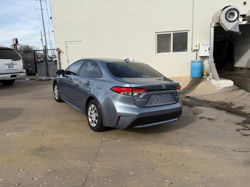 Used 2021 Toyota Corolla LE image 4
