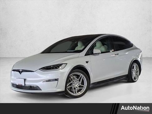 Used 2022 Tesla Model X image 1