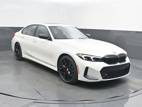 New 2026 BMW 330i Sedan w/ M Sport Package RWD image 9