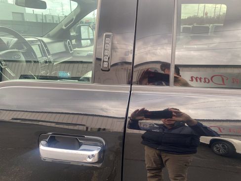 Used 2017 Ford F150 XLT w/ Equipment Group 302A Luxury image 15