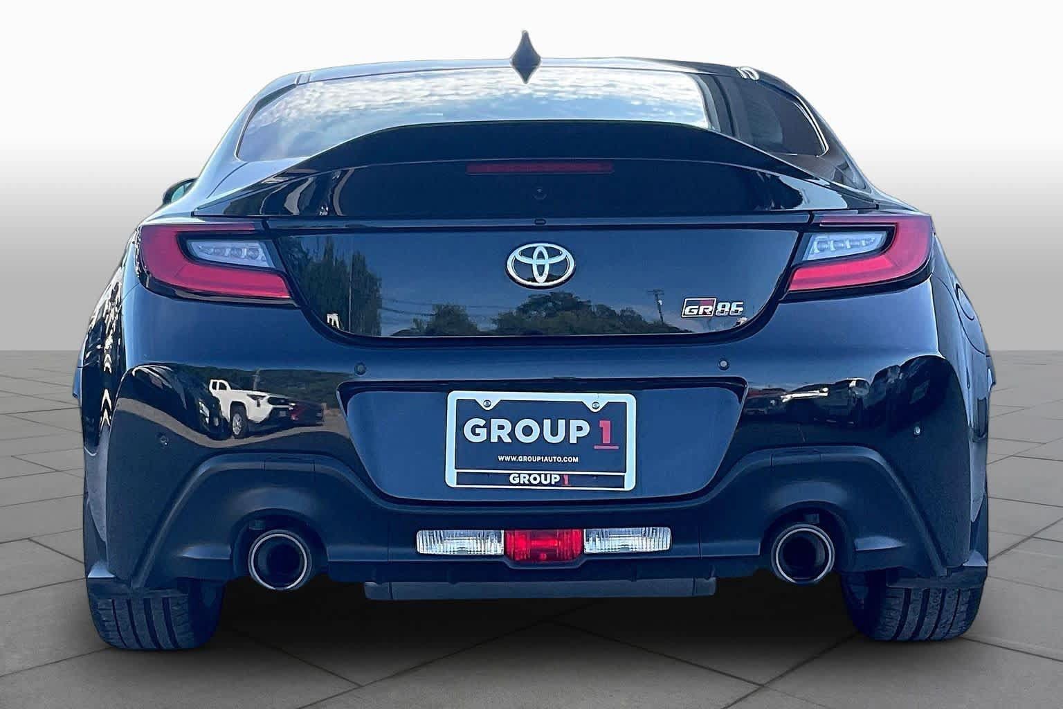 Used 2025 Toyota GR86 Premium RWD image 5