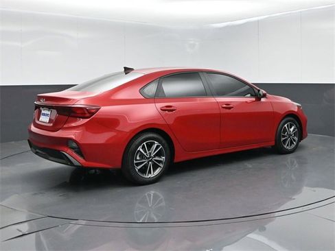 Used 2024 Kia Forte LXS image 8