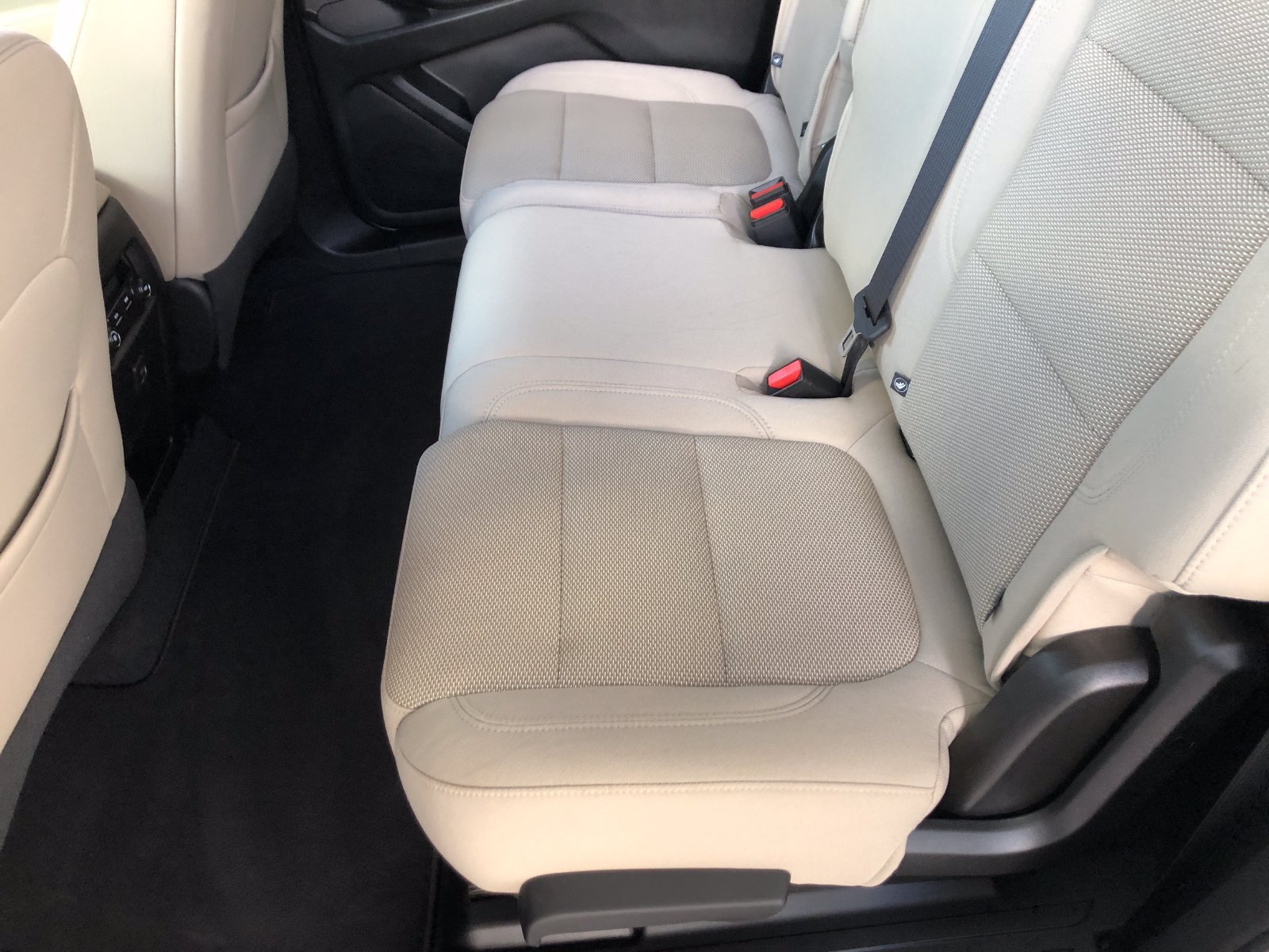 Used 2024 Chevrolet Traverse LS w/ Safety Package FWD image 14