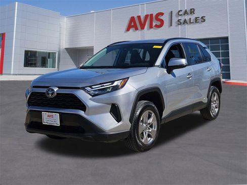 Used 2025 Toyota RAV4 XLE image 1