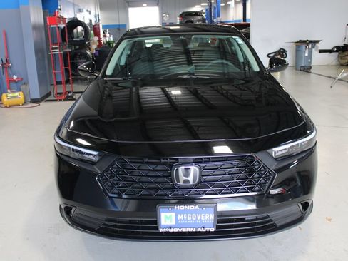 Used 2023 Honda Accord EX image 2