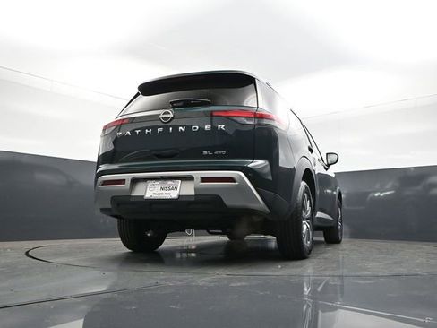Used 2023 Nissan Pathfinder SL AWD/4WD image 30