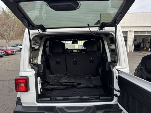 Used 2020 Jeep Wrangler Unlimited Rubicon image 28