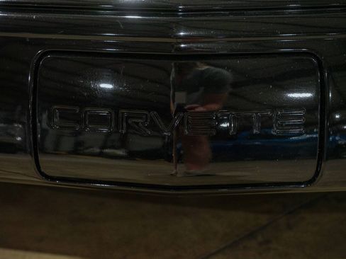 Used 1991 Chevrolet Corvette Coupe RWD image 22