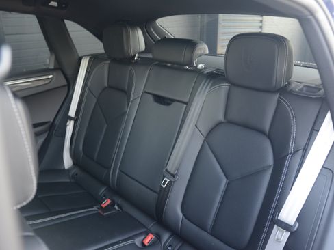 Certified 2026 Porsche Macan Turbo AWD/4WD image 31