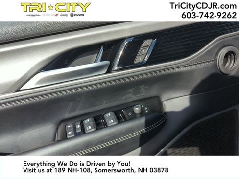 New 2025 Jeep Wagoneer Series II w/ Convenience Group I image 11