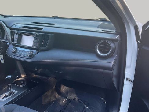 Used 2016 Toyota RAV4 XLE AWD/4WD image 18