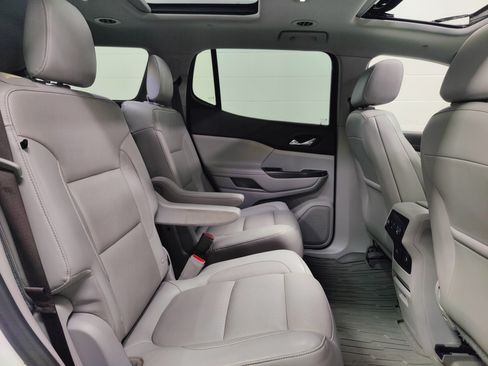 Used 2019 GMC Acadia SLT AWD/4WD image 18