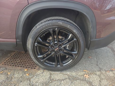 Used 2025 GMC Acadia Elevation w/ LPO, All-Weather Package image 11