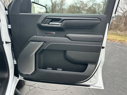 Used 2025 GMC Sierra 1500 AT4X image 15