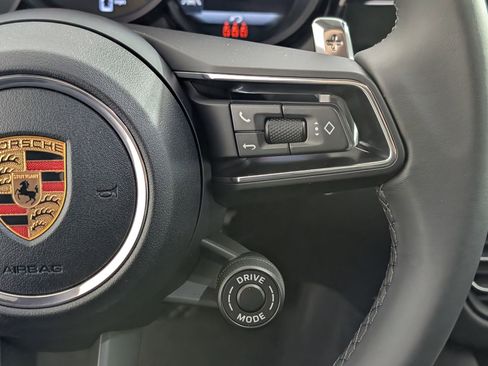 Used 2026 Porsche Macan AWD/4WD image 21
