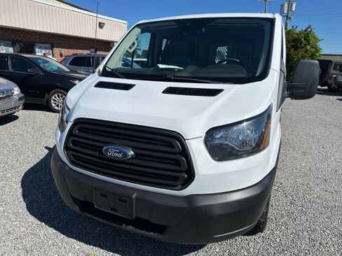 Used 2019 Ford Transit 250 130 Low Roof RWD image 3