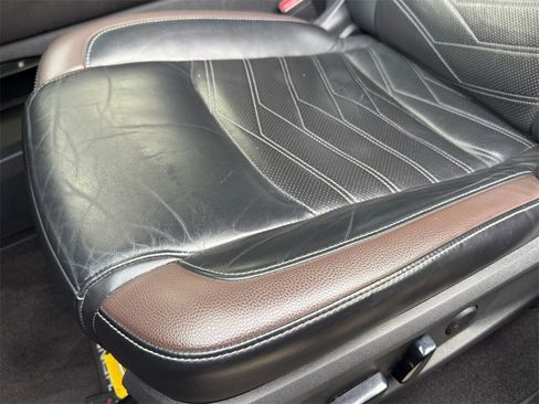 Used 2023 Nissan Pathfinder Platinum w/ Lighting Package (N92) image 16