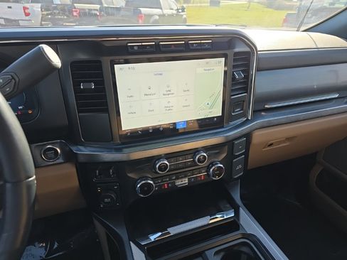 Used 2023 Ford F250 Lariat w/ Chrome Package image 26