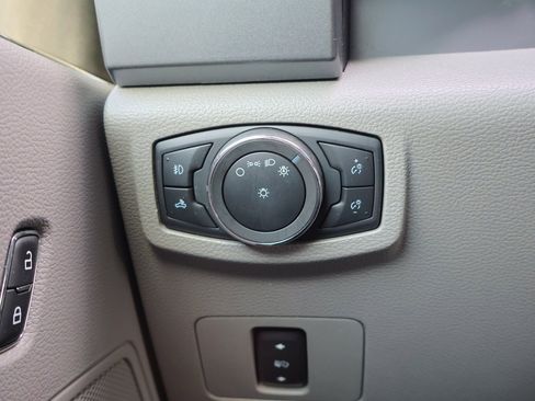 Certified 2020 Ford F250 XLT w/ Tremor Off-Road Package image 18