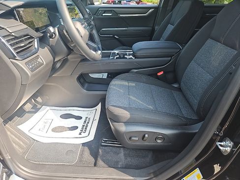 New 2025 GMC Acadia Elevation image 10