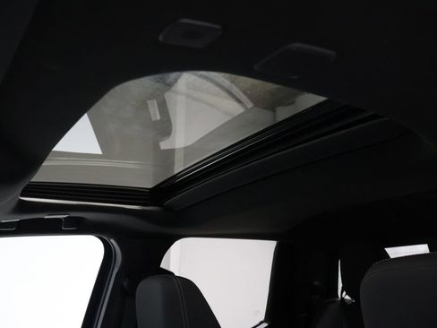 Used 2024 Toyota Tacoma TRD Off-Road image 10