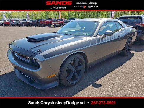 Used 2012 Dodge Challenger R/T RWD image 1