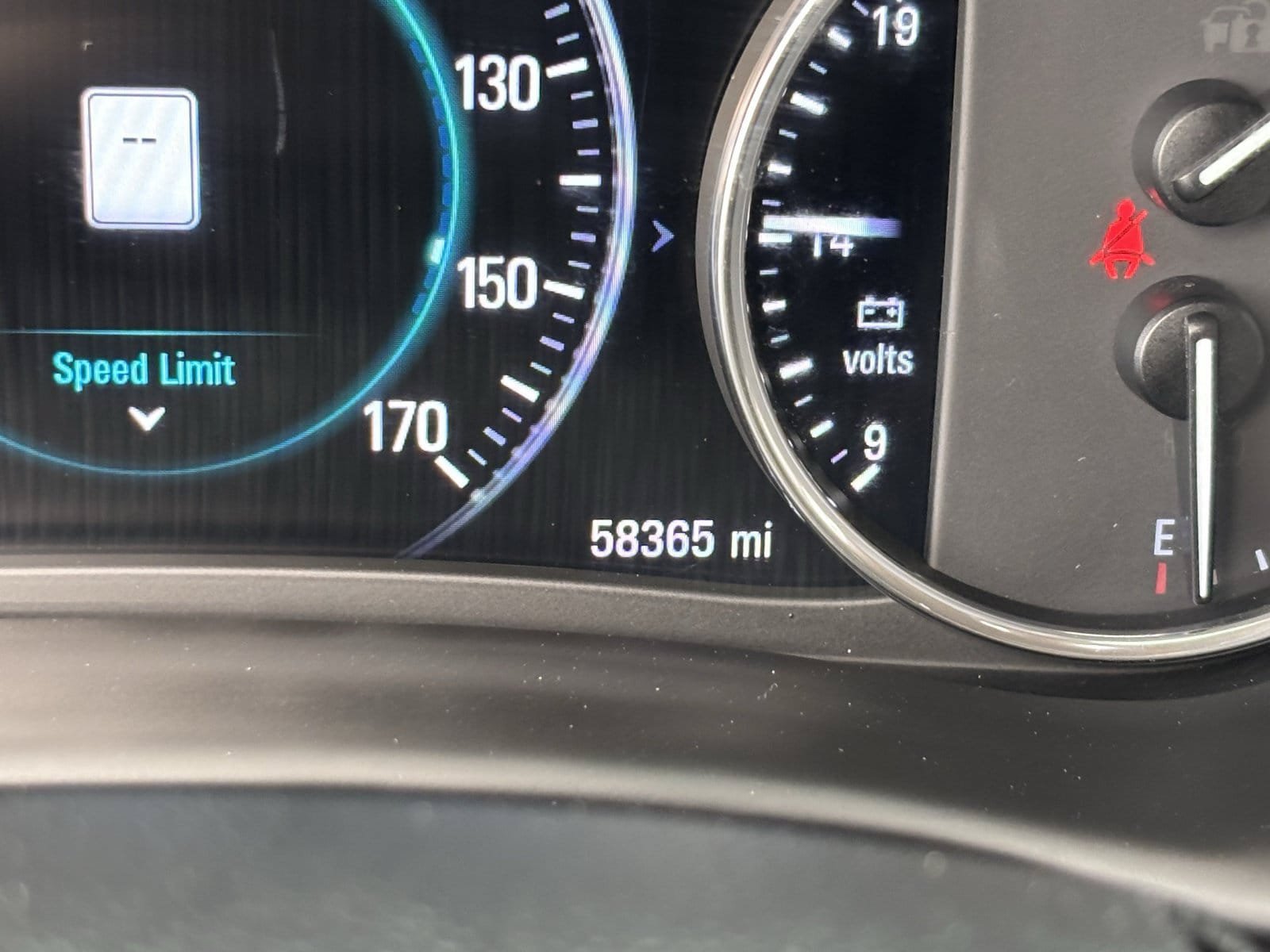 Used 2018 Buick Envision Premium AWD/4WD image 32