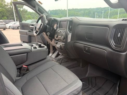 Certified 2020 Chevrolet Silverado 1500 Custom w/ Custom Value Package AWD/4WD image 31