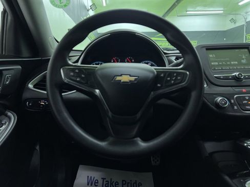 Used 2017 Chevrolet Malibu LS FWD image 19