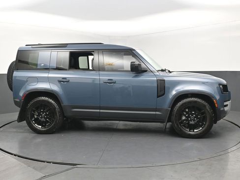 Used 2024 Land Rover Defender 110 S image 6
