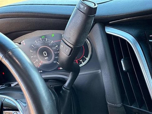 Used 2019 Cadillac Escalade Luxury RWD image 25